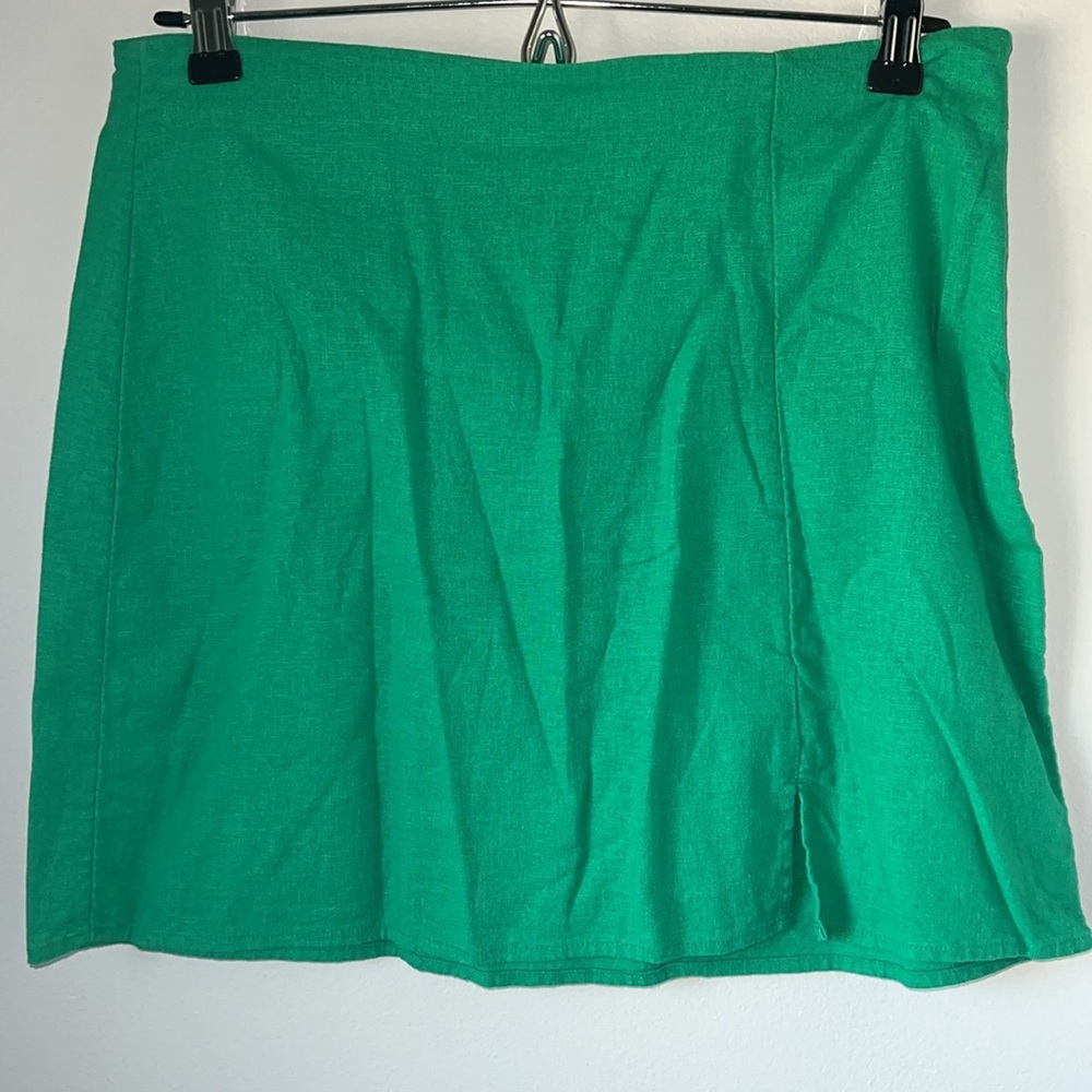 A NEW DAY Mini Linen Skirt. Green